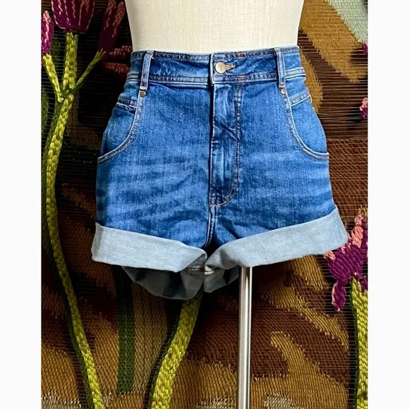 Anthropologie Pilcro Denim Shorts 32