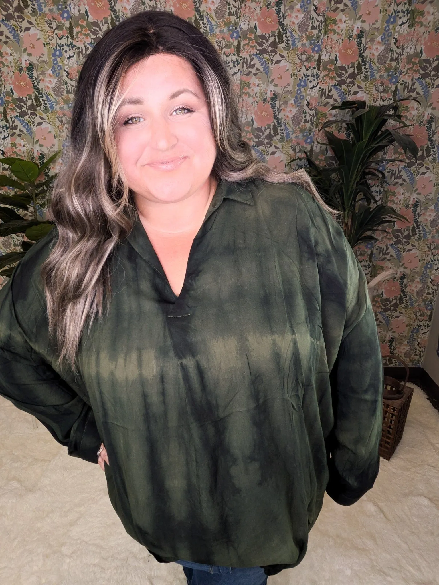 Beth Vneck Long Sleeve Top in Tiedye Olive   Black