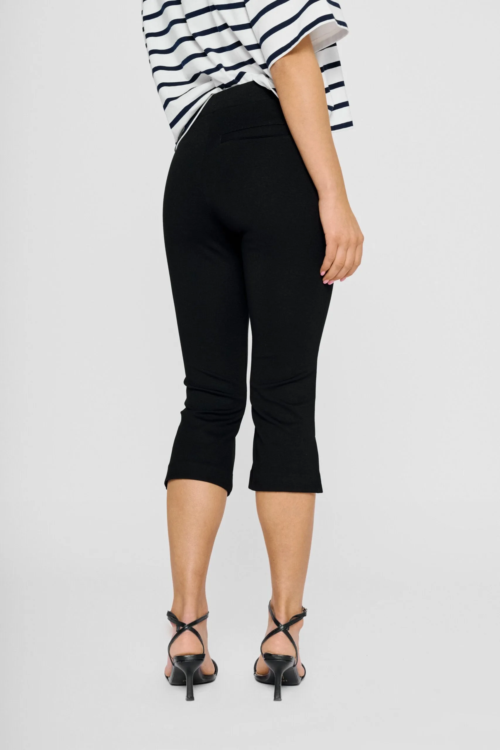 Capri Pants Black