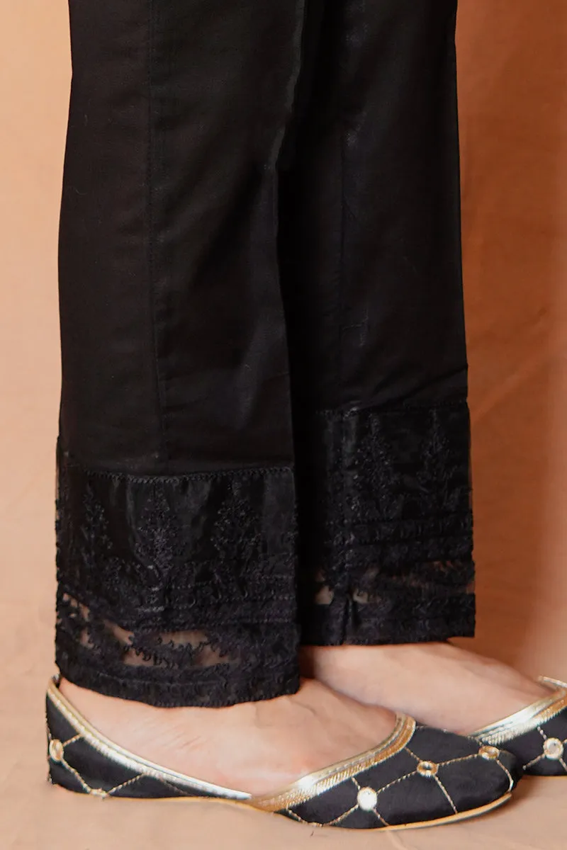 EMB TAPERED PANTS 2