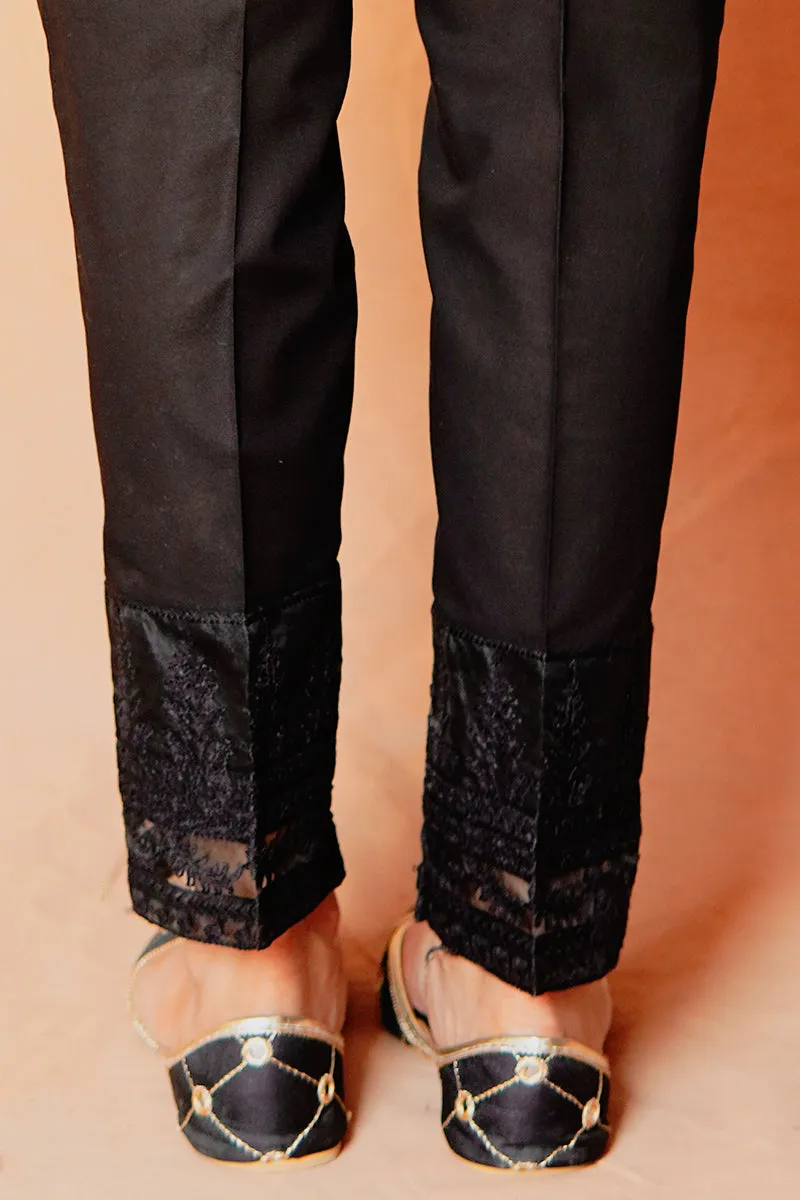 EMB TAPERED PANTS 2