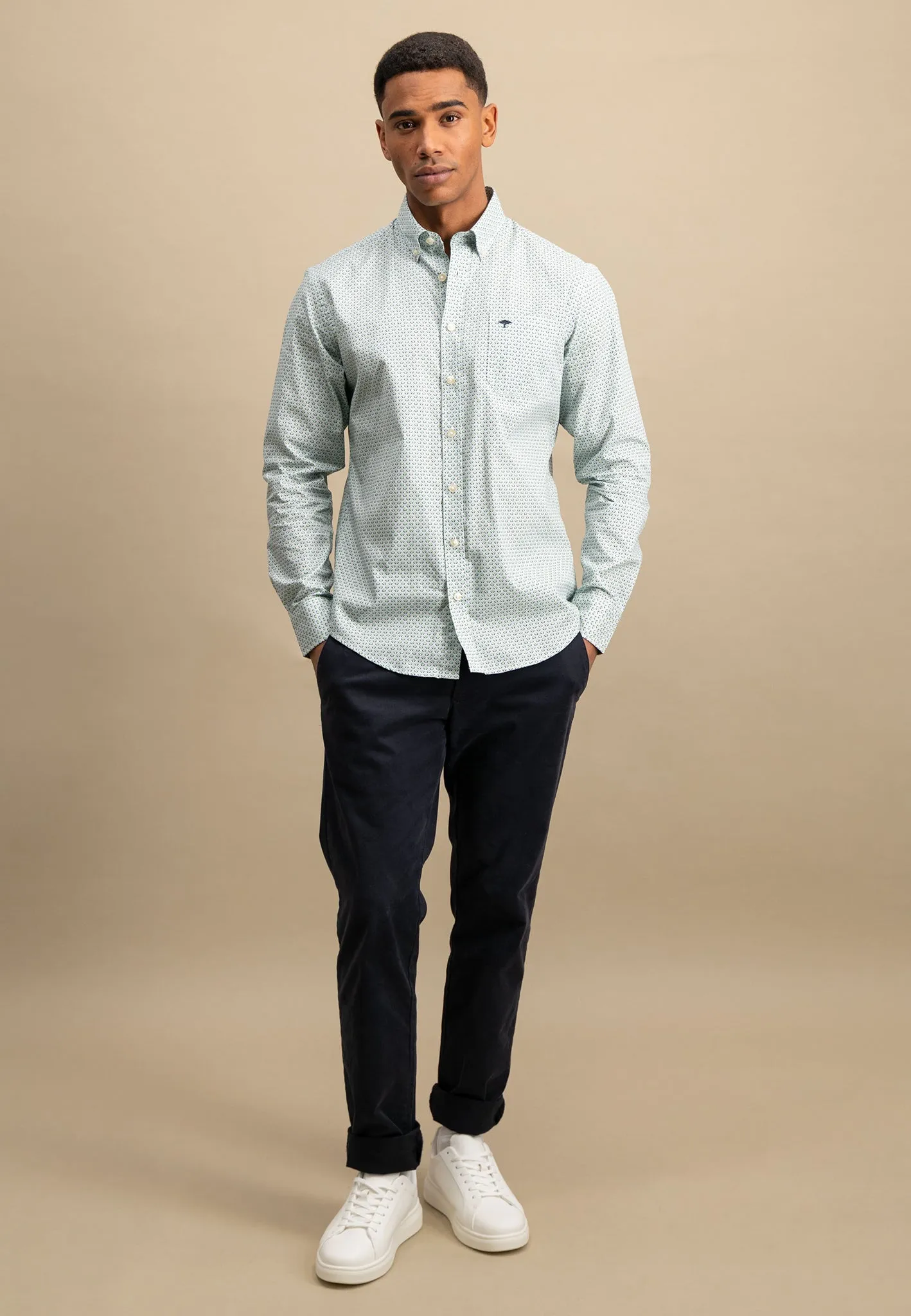 Hemd aus Baumwolle mit Musterung und Button-Down-Kragen