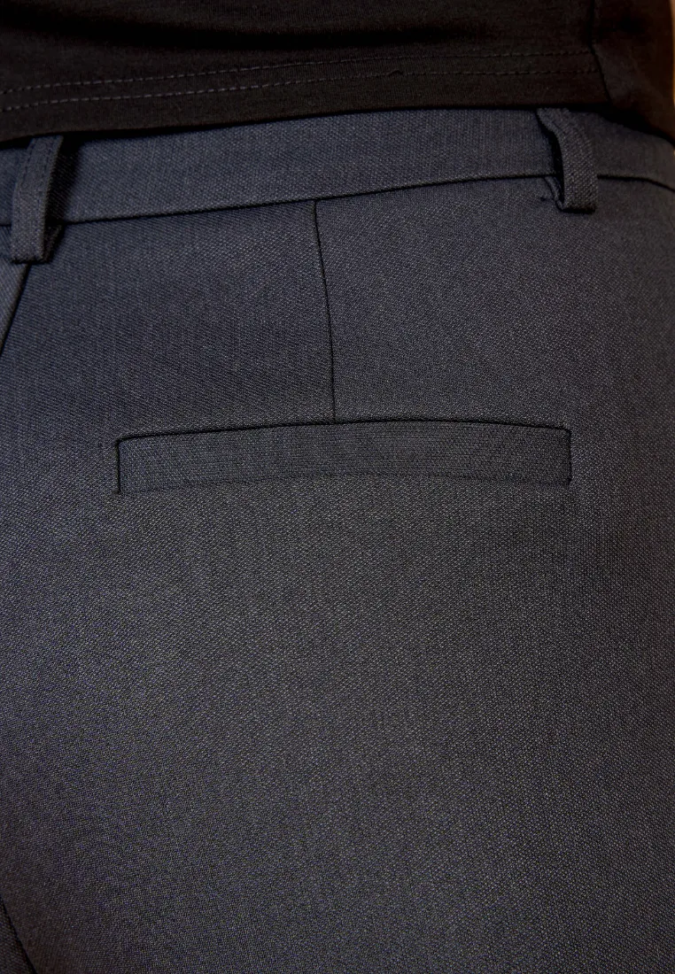 Jett Faux Horn Button Tapered Pants (Navy)