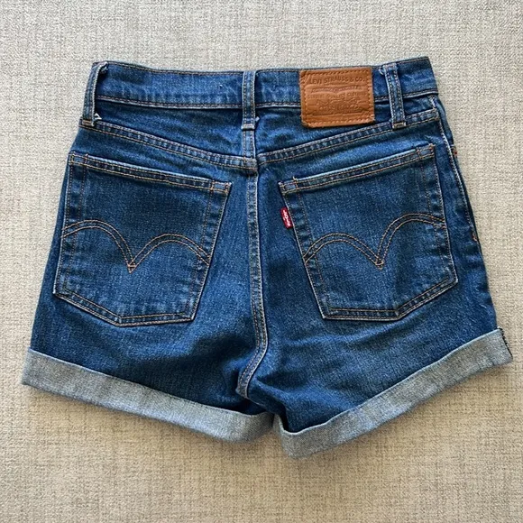 Levi's Wedgie Shorts