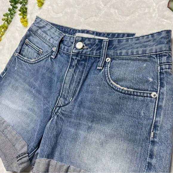 Lovers   Friends Dylan Cuffed  Boyfriend Denim Jean Shorts in Skycrest Size 24