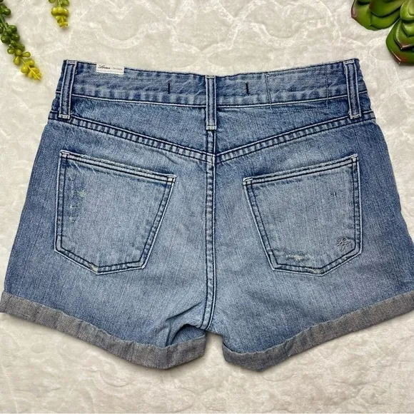 Lovers   Friends Dylan Cuffed  Boyfriend Denim Jean Shorts in Skycrest Size 24
