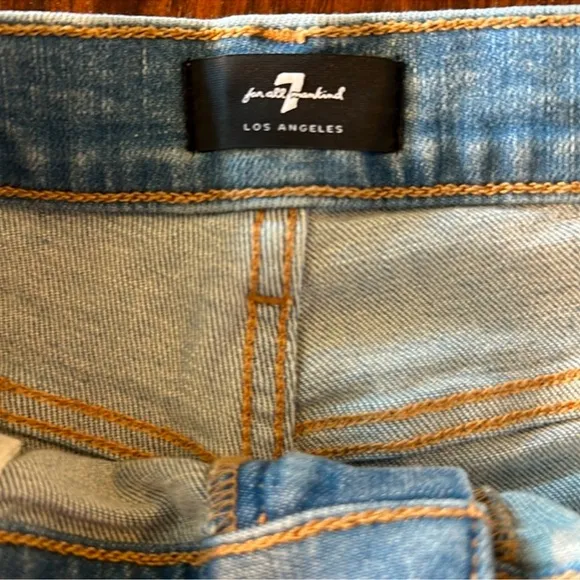NWT 7 For All Mankind cuffed shorts. They do have stretch Size 27