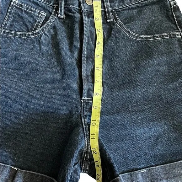 VTG Guess High Rise Boyfriend SHORTS Womens 27 Black Denim Y2K 90s Button Down